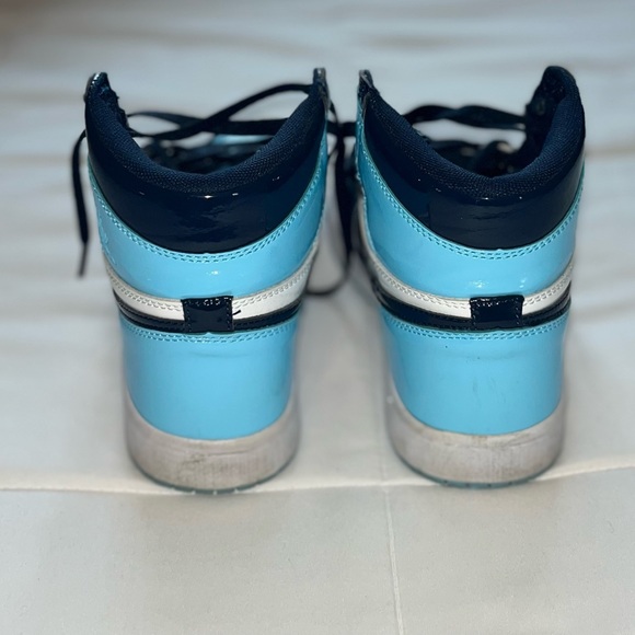Jordan 1 Retro High UNC Patent - Picture 4 of 4